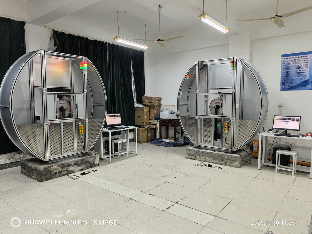 南昌某高校全封闭微机控制冲击试验机就位